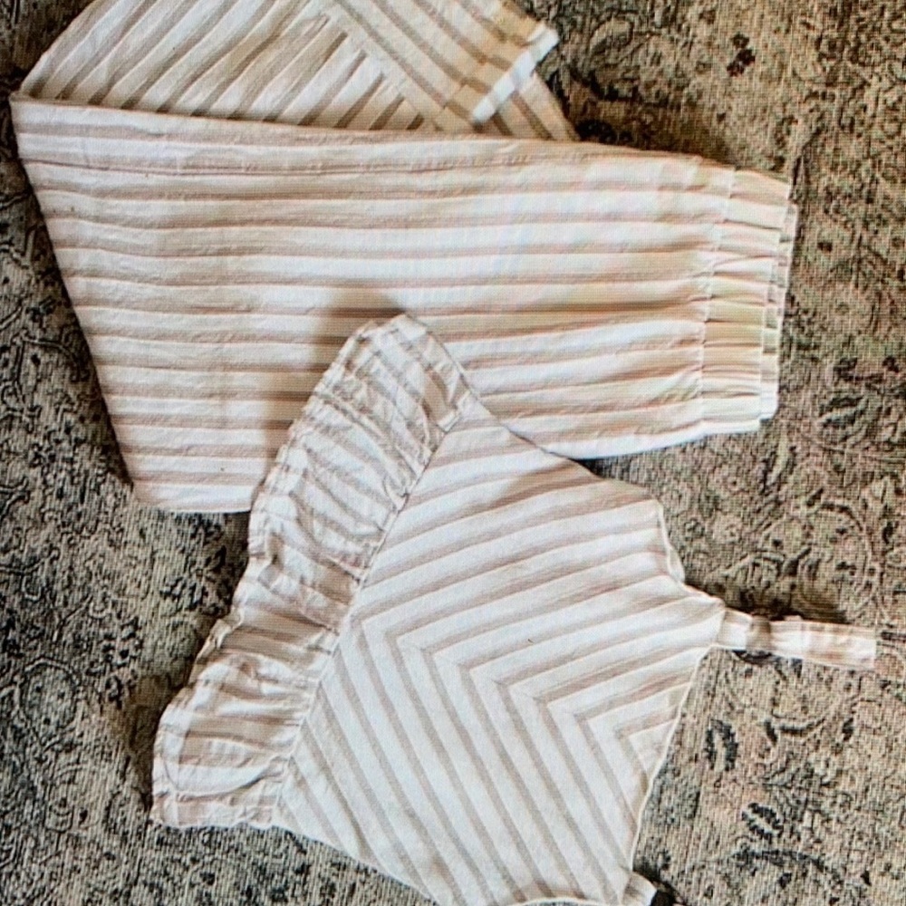 Between Girls Striped outfit